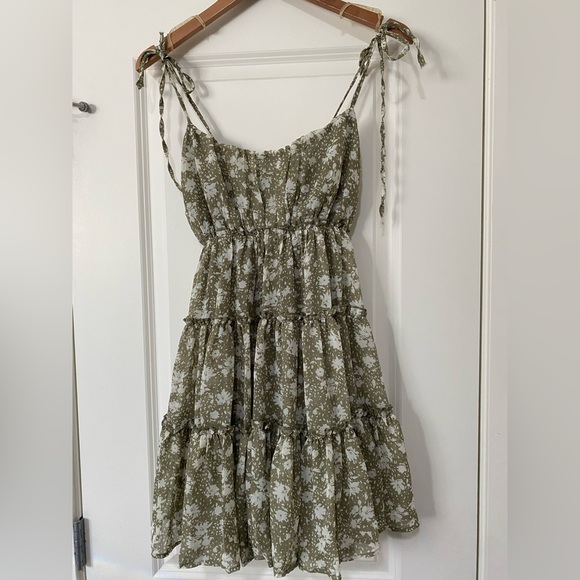 Blu Pepper Dresses & Skirts - Women's Blu Pepper Tiered Ruffle Strap Short Dress Size Medium